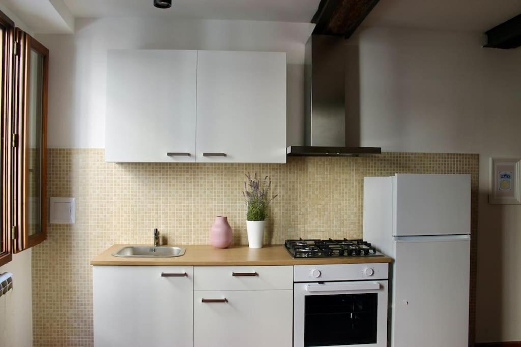Cute Apartment Near Santa Croce ฟลอเรนซ์ ภายนอก รูปภาพ