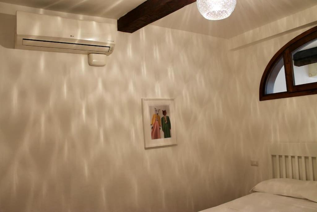 Cute Apartment Near Santa Croce ฟลอเรนซ์ ภายนอก รูปภาพ