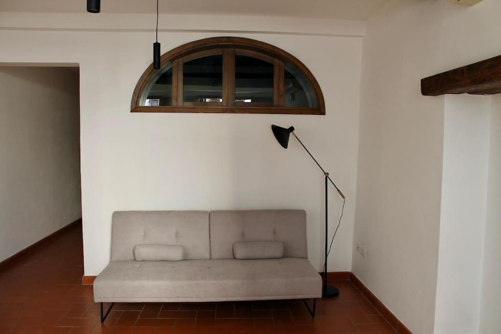 Cute Apartment Near Santa Croce ฟลอเรนซ์ ภายนอก รูปภาพ